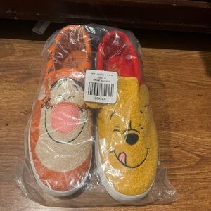 Adorable women’s size 11 Pooh & Tigger slip-on sneaker